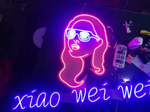 柔性霓虹字和傳統霓虹燈之間的區別